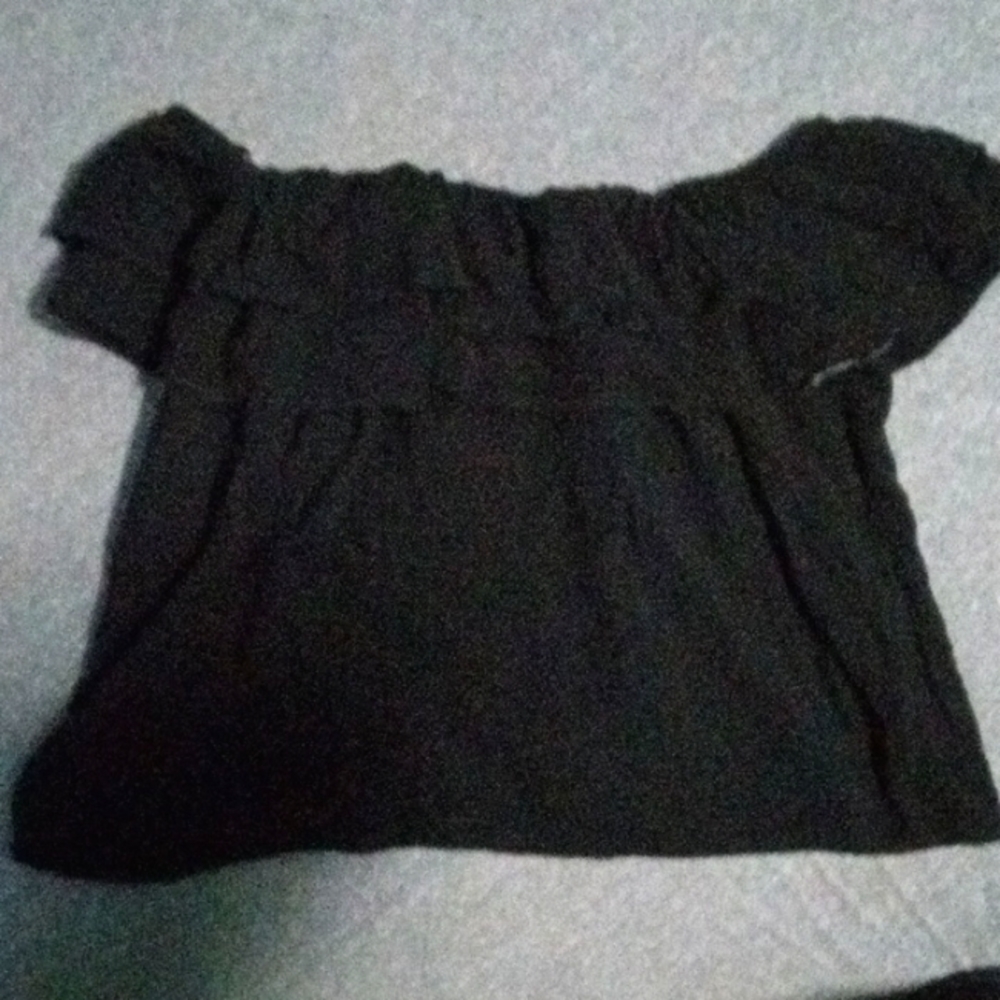 Off shoulder shirt